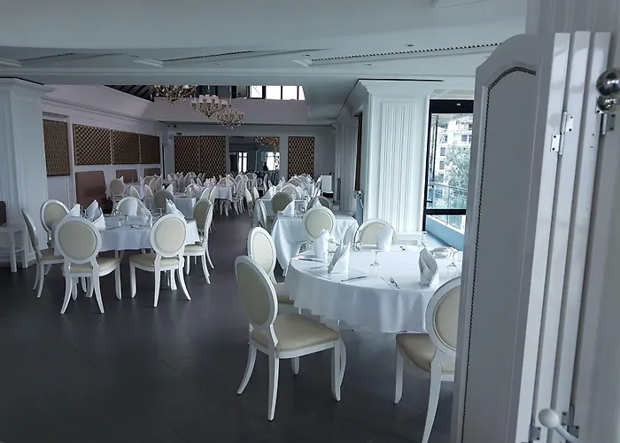 Hotel Raya Tichy